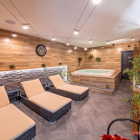 Benica Otel Benesov  Dış mekan fotoğraf