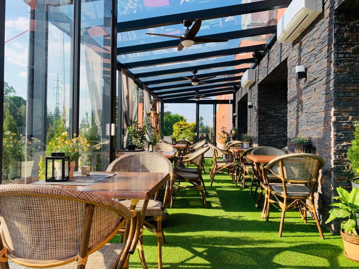 Benica Otel Benesov  Dış mekan fotoğraf