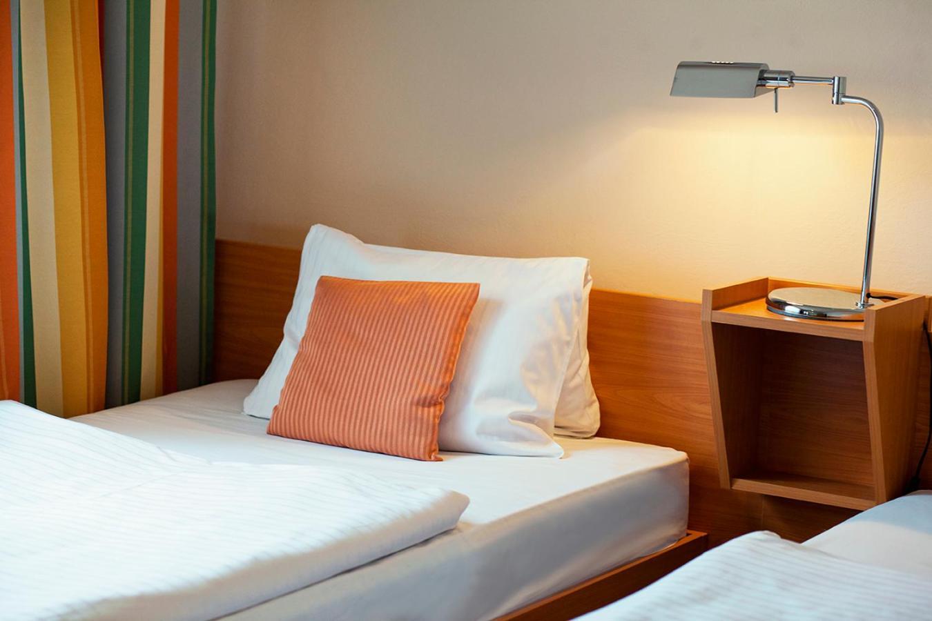 Benica Otel Benesov  Dış mekan fotoğraf