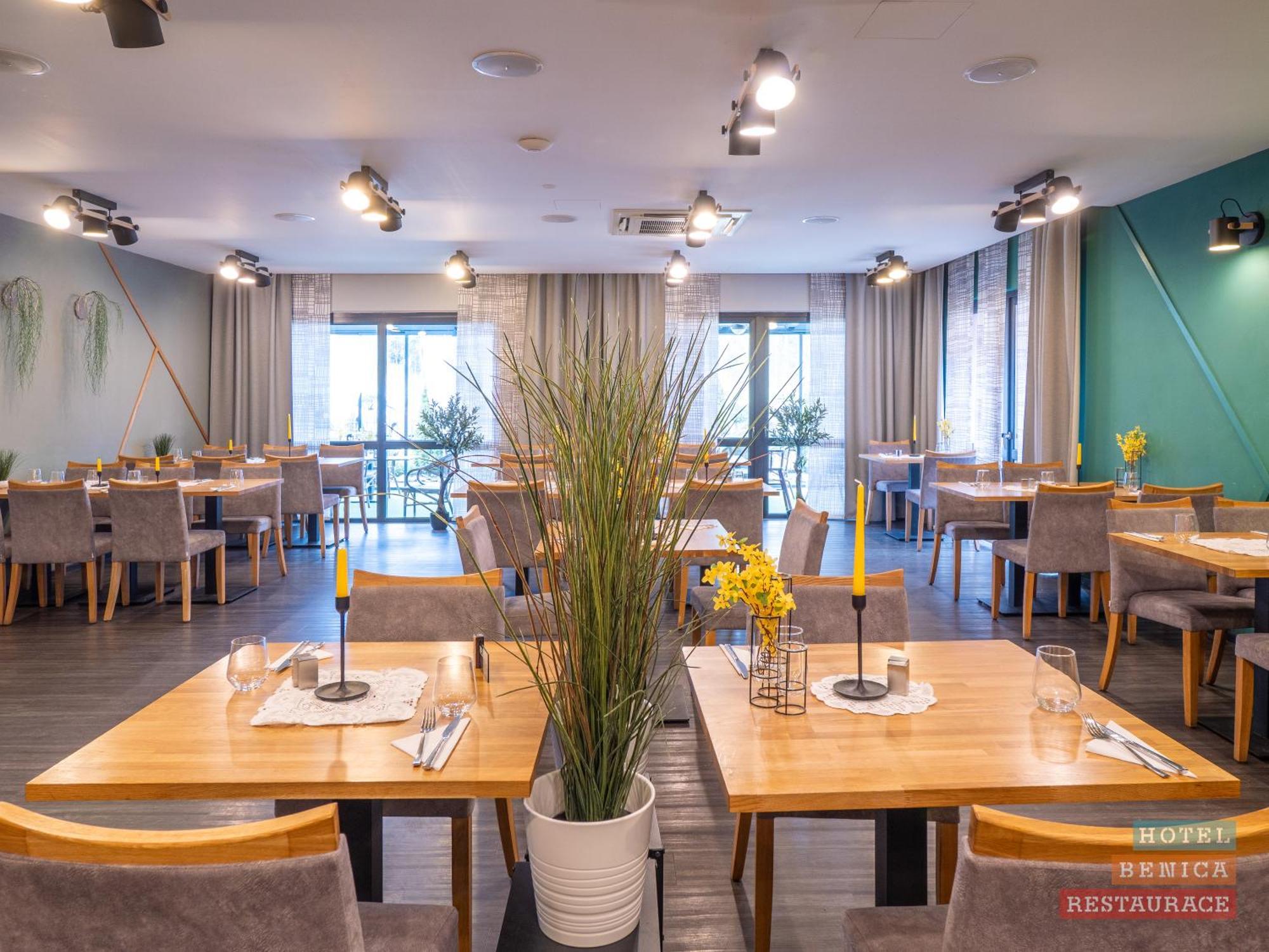 Benica Otel Benesov  Dış mekan fotoğraf