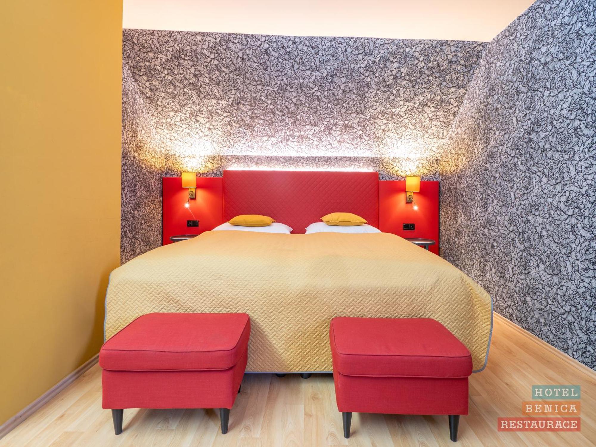 Benica Otel Benesov  Dış mekan fotoğraf