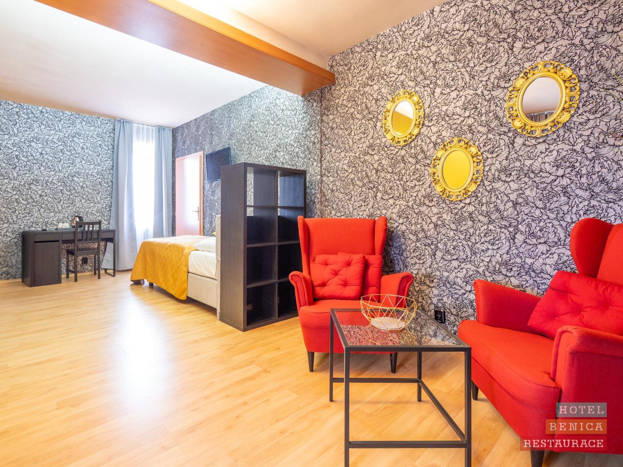 Benica Otel Benesov  Dış mekan fotoğraf