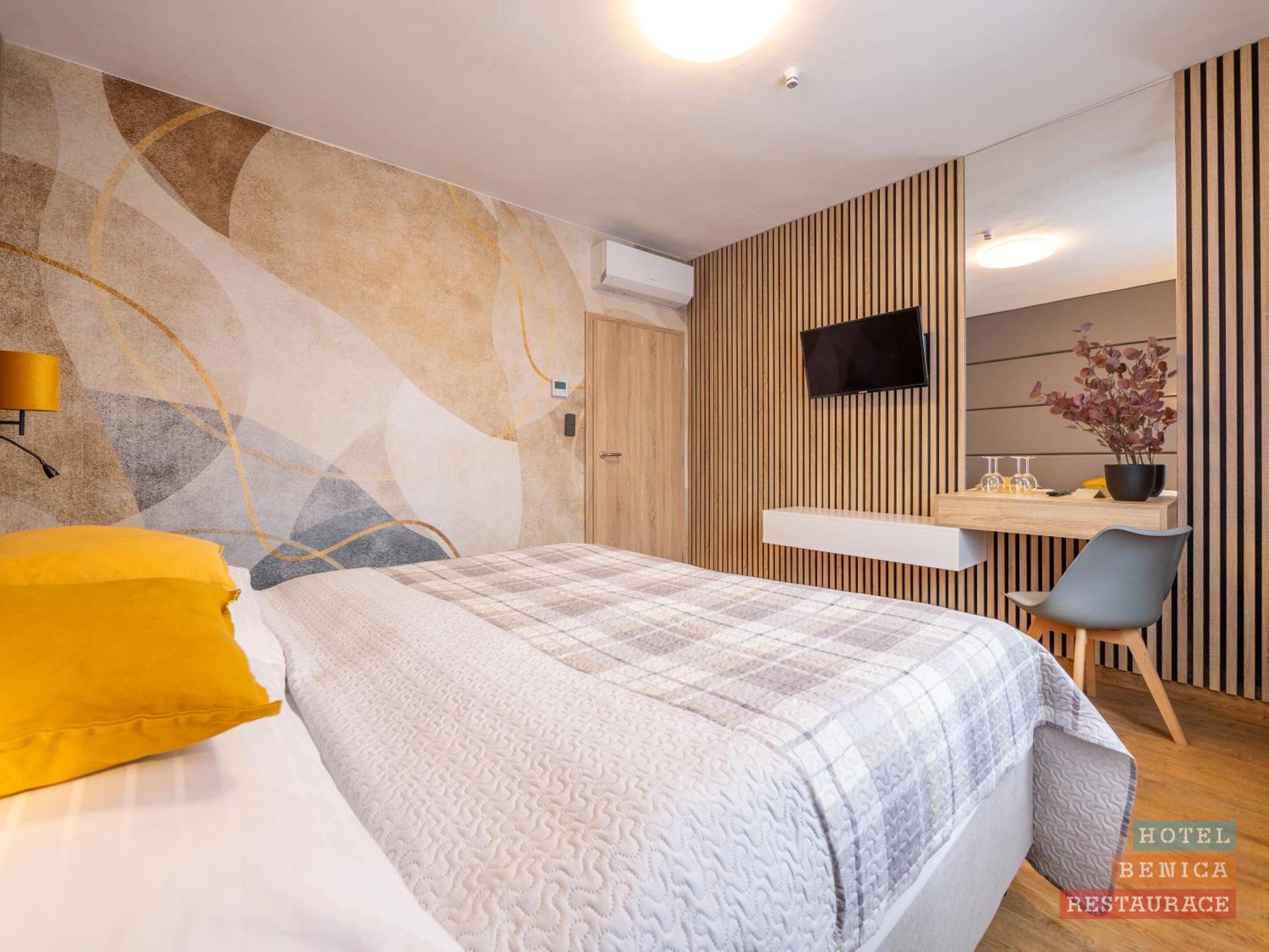 Benica Otel Benesov  Dış mekan fotoğraf