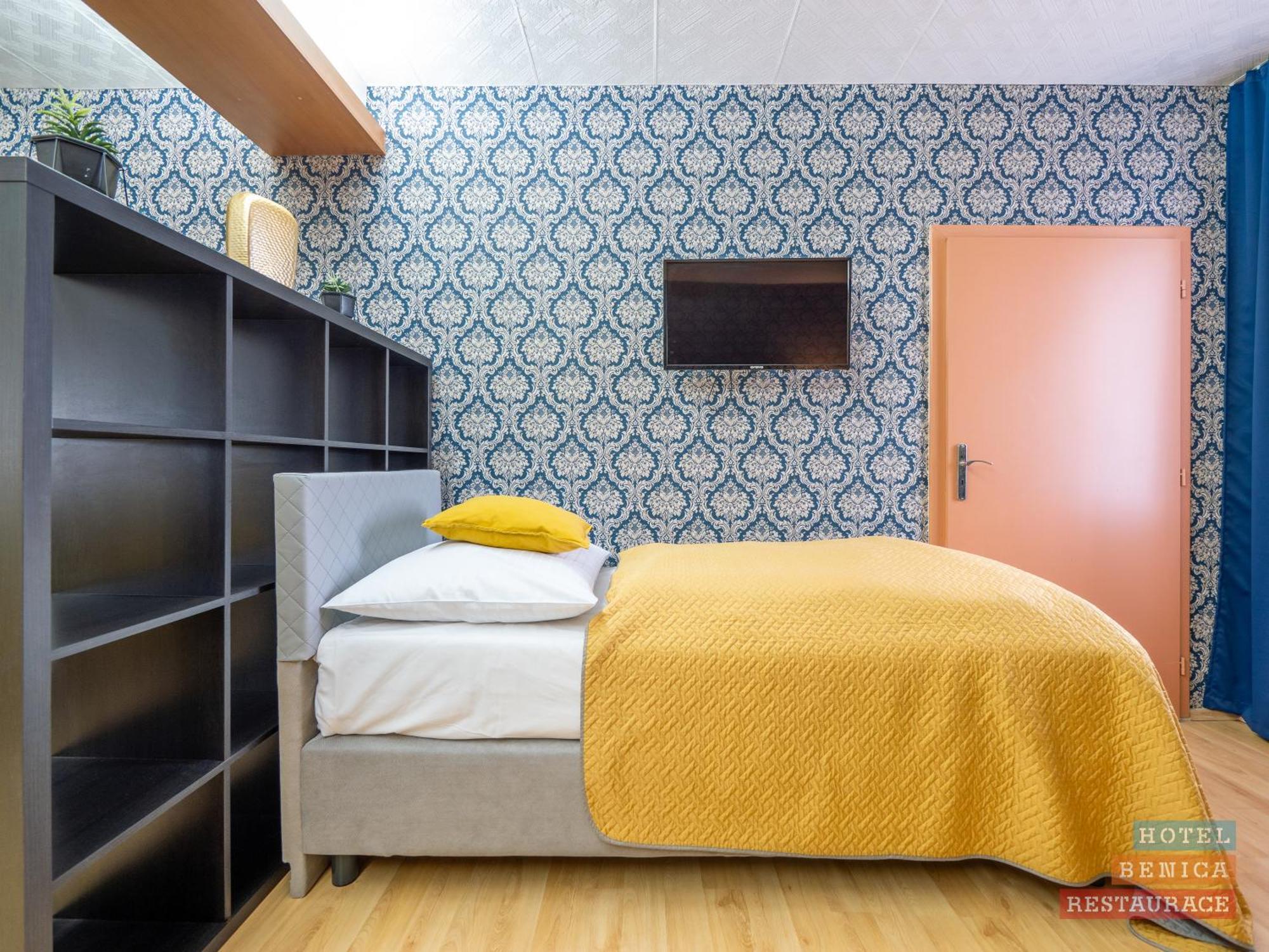 Benica Otel Benesov  Dış mekan fotoğraf