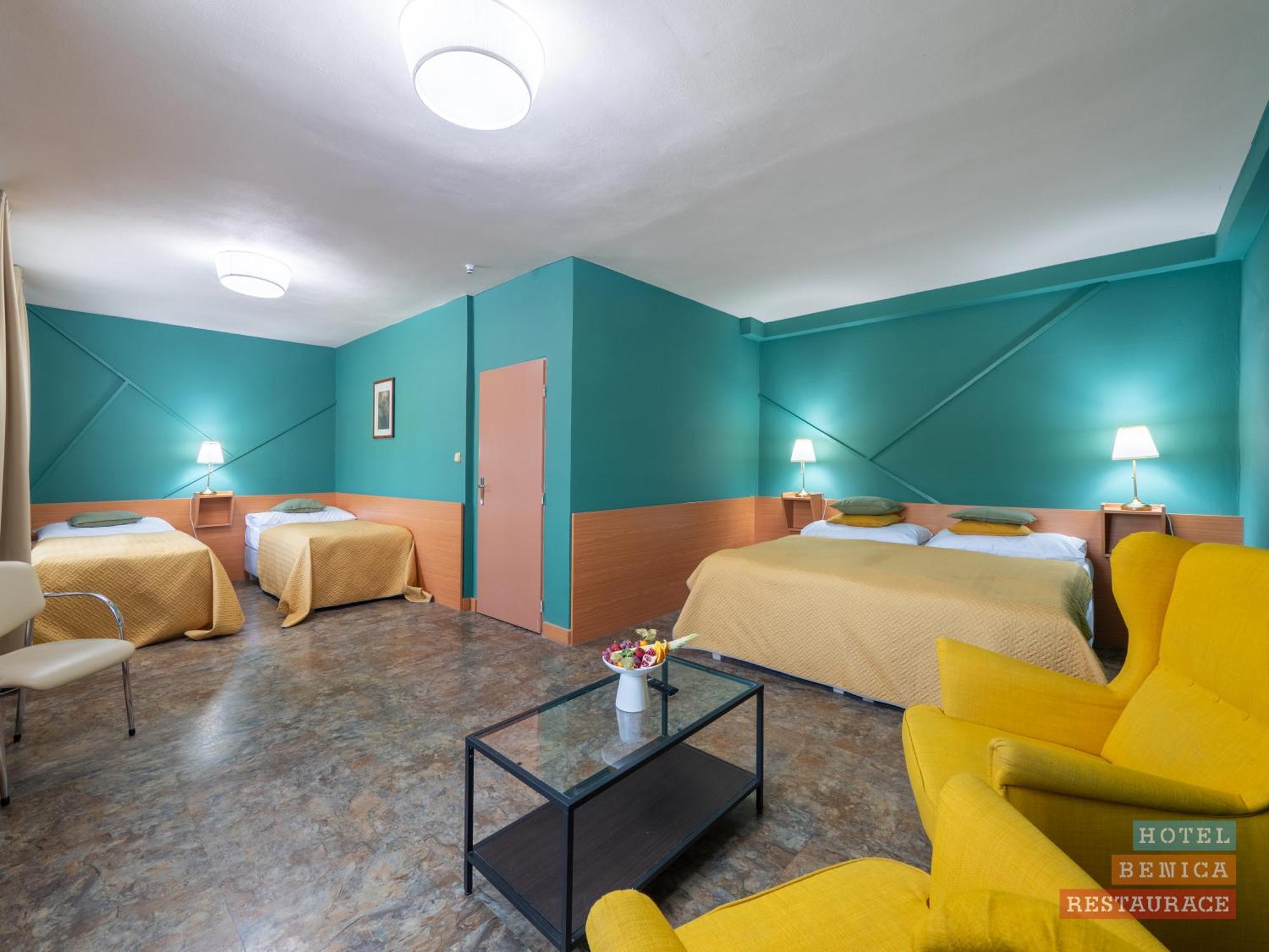 Benica Otel Benesov  Dış mekan fotoğraf