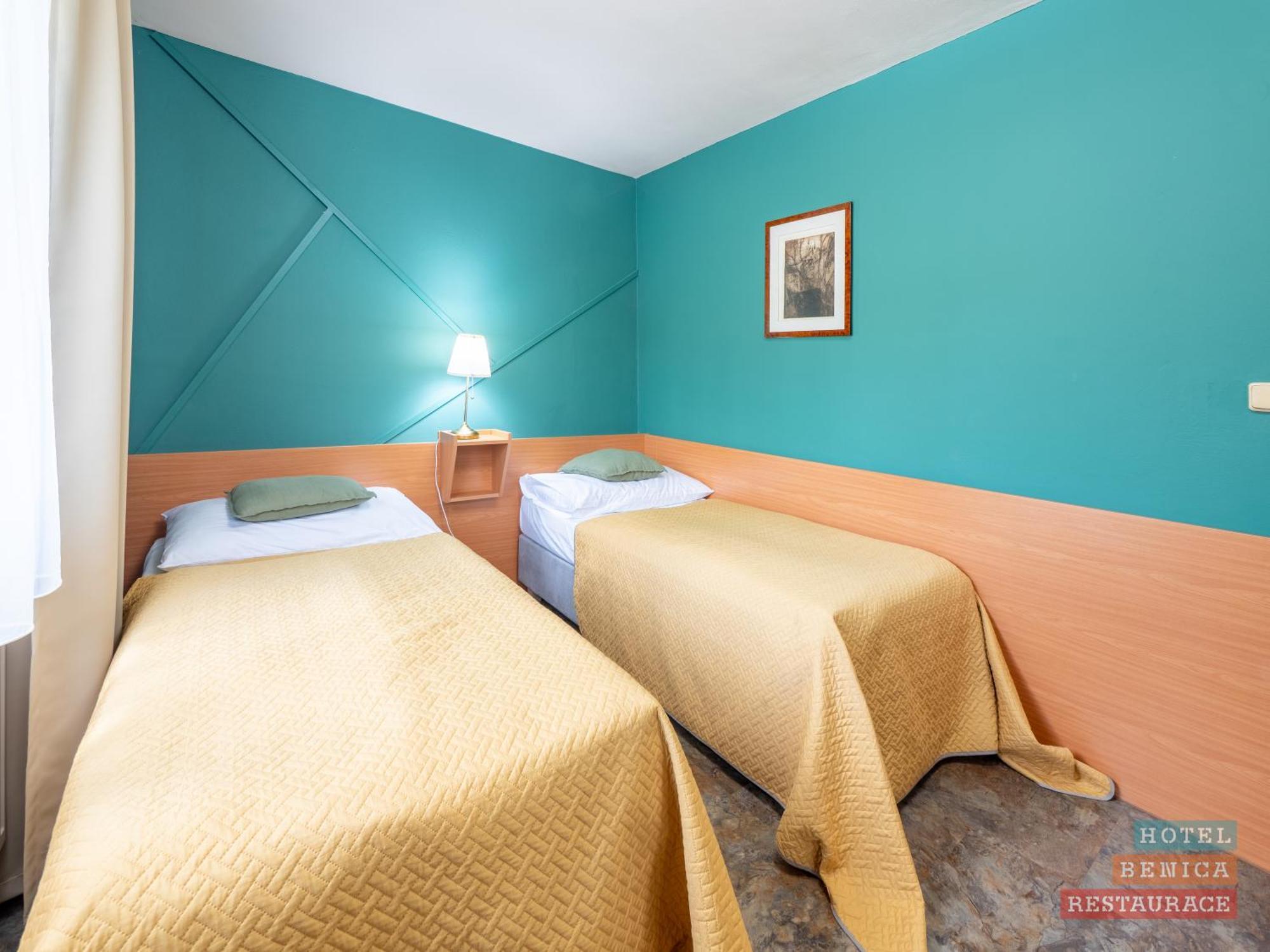Benica Otel Benesov  Dış mekan fotoğraf